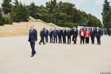 Numan Kurtulmuş Fəxri xiyabanı, Şəhidlər xiyabanını və Türk Şəhidliyi abidəsini ziyarət edib (FOTO)