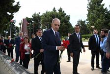 Numan Kurtulmuş Fəxri xiyabanı, Şəhidlər xiyabanını və Türk Şəhidliyi abidəsini ziyarət edib (FOTO)