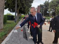 Numan Kurtulmuş Fəxri xiyabanı, Şəhidlər xiyabanını və Türk Şəhidliyi abidəsini ziyarət edib (FOTO)
