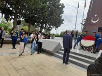 Numan Kurtulmuş Fəxri xiyabanı, Şəhidlər xiyabanını və Türk Şəhidliyi abidəsini ziyarət edib (FOTO)