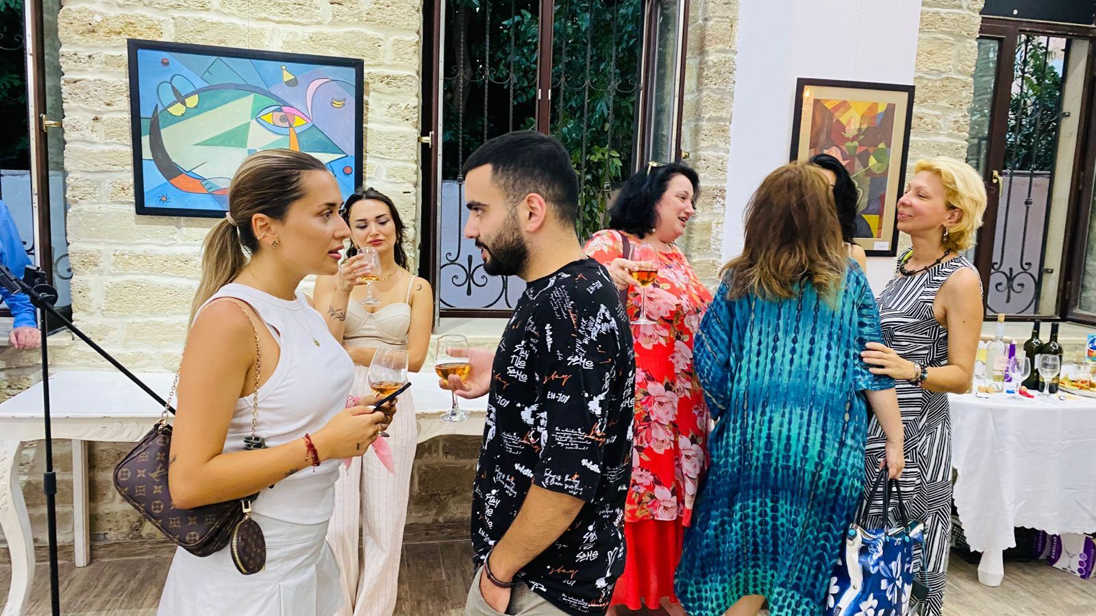 Tanınmış rəssam-rejissor Nazim Məmmədovun xatirə sərgisi açılıb (FOTO)