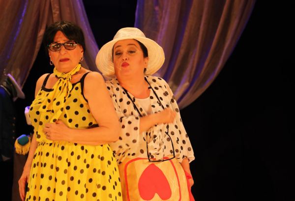 Sumqayıt Dövlət Dram Teatrı Lənkəranda "Öldür məni, canciyər" komediyasını oynayıb
