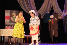 Sumqayıt Dövlət Dram Teatrı Lənkəranda "Öldür məni, canciyər" komediyasını oynayıb