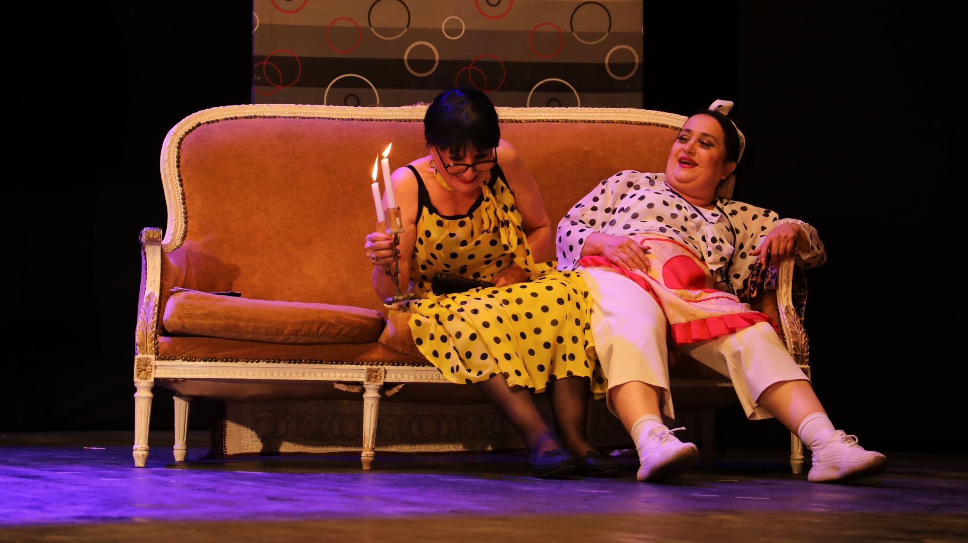 Sumqayıt Dövlət Dram Teatrı Lənkəranda "Öldür məni, canciyər" komediyasını oynayıb
