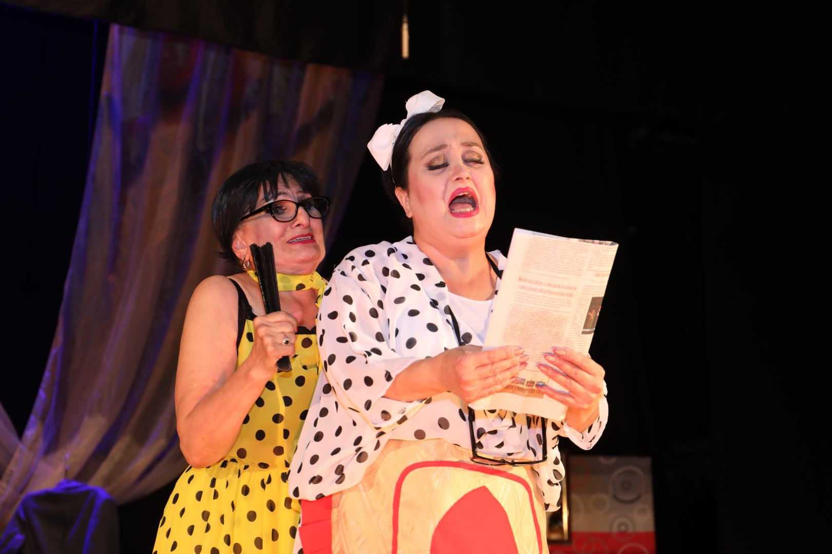 Sumqayıt Dövlət Dram Teatrı Lənkəranda "Öldür məni, canciyər" komediyasını oynayıb