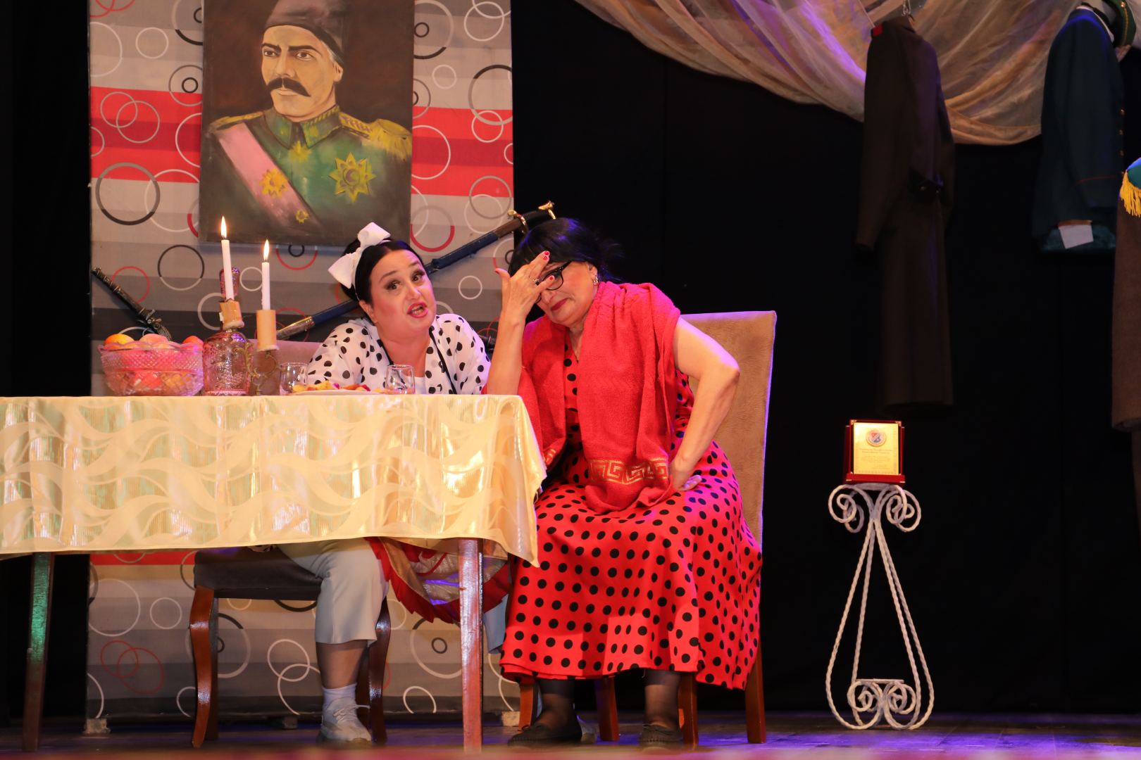 Sumqayıt Dövlət Dram Teatrı Lənkəranda "Öldür məni, canciyər" komediyasını oynayıb