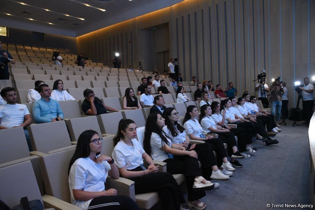 Anadolu Agentliyi tərəfindən televiziya jurnalistləri üçün "Hərbi jurnalistika" mövzusunda təlim keçirilib (FOTO)