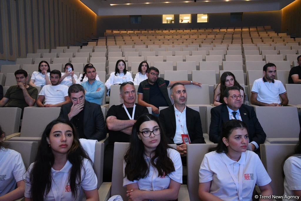 Anadolu Agentliyi tərəfindən televiziya jurnalistləri üçün "Hərbi jurnalistika" mövzusunda təlim keçirilib (FOTO)