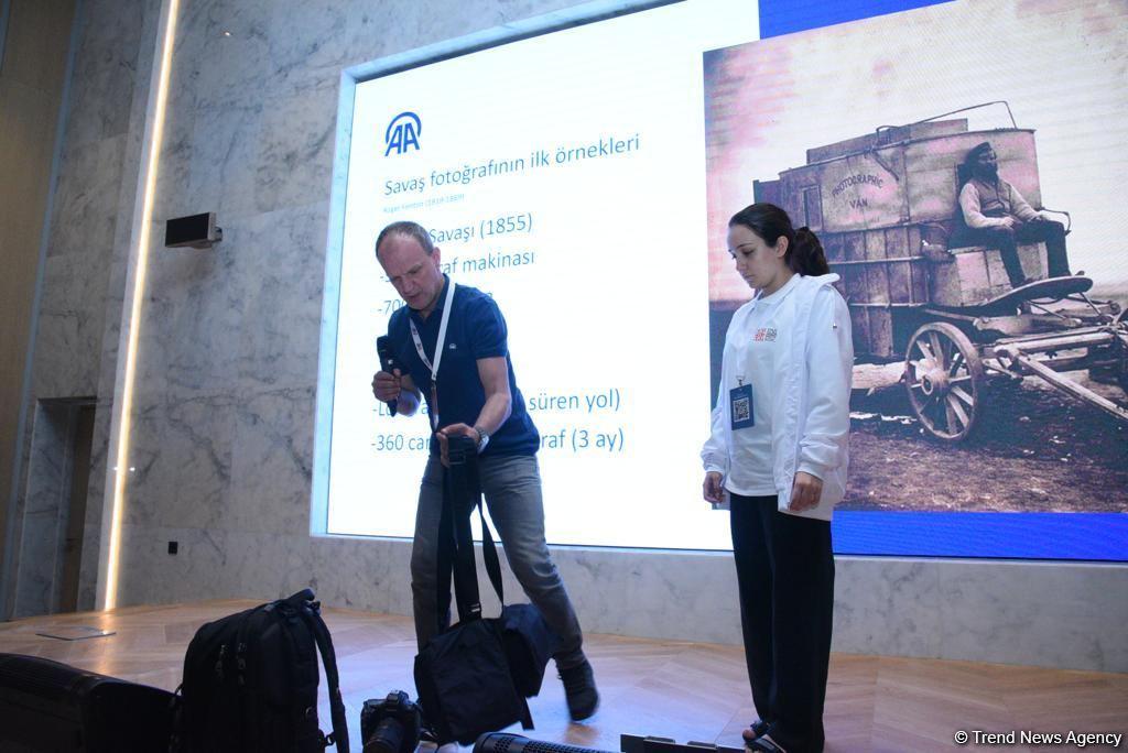 Anadolu Agentliyi tərəfindən televiziya jurnalistləri üçün "Hərbi jurnalistika" mövzusunda təlim keçirilib (FOTO)