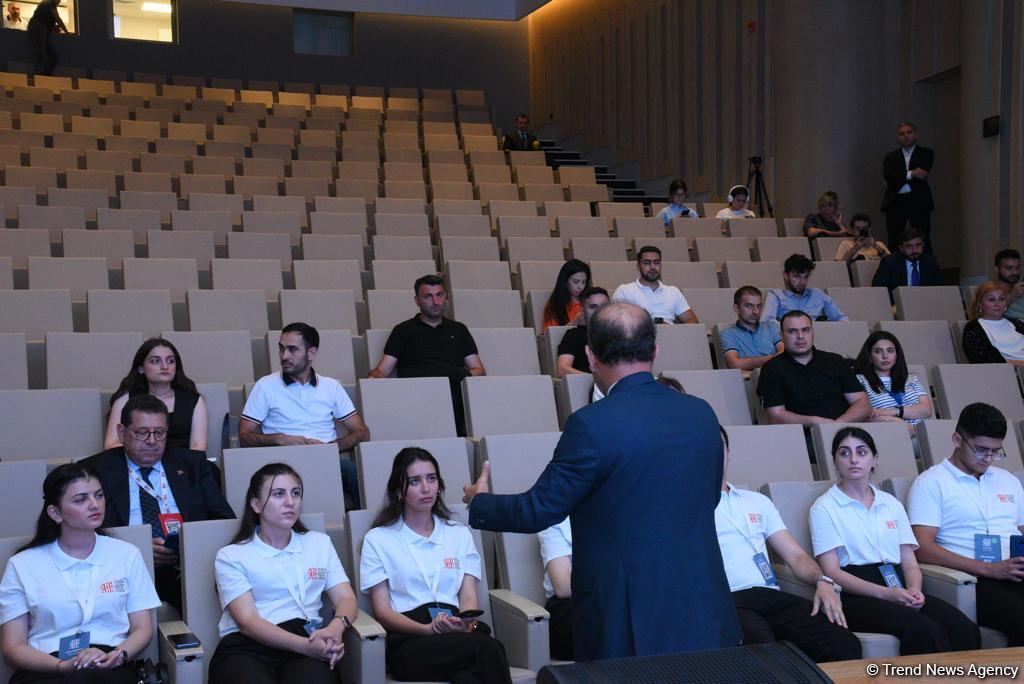 Anadolu Agentliyi tərəfindən televiziya jurnalistləri üçün "Hərbi jurnalistika" mövzusunda təlim keçirilib (FOTO)
