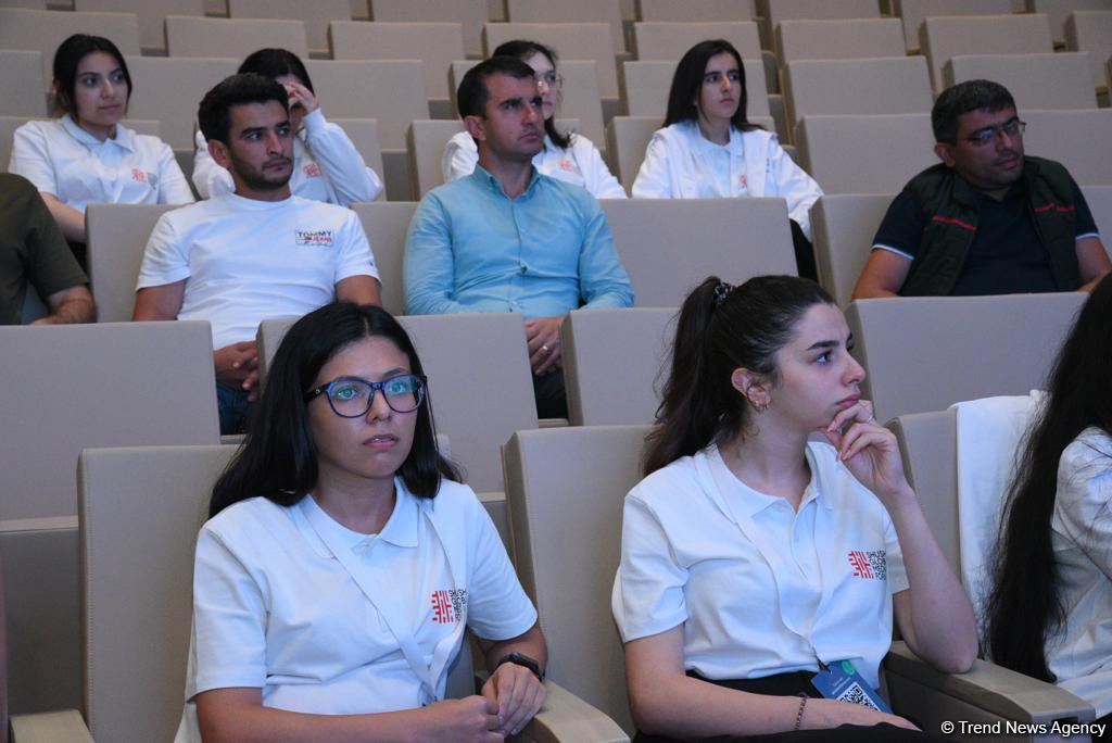 Anadolu Agentliyi tərəfindən televiziya jurnalistləri üçün "Hərbi jurnalistika" mövzusunda təlim keçirilib (FOTO)