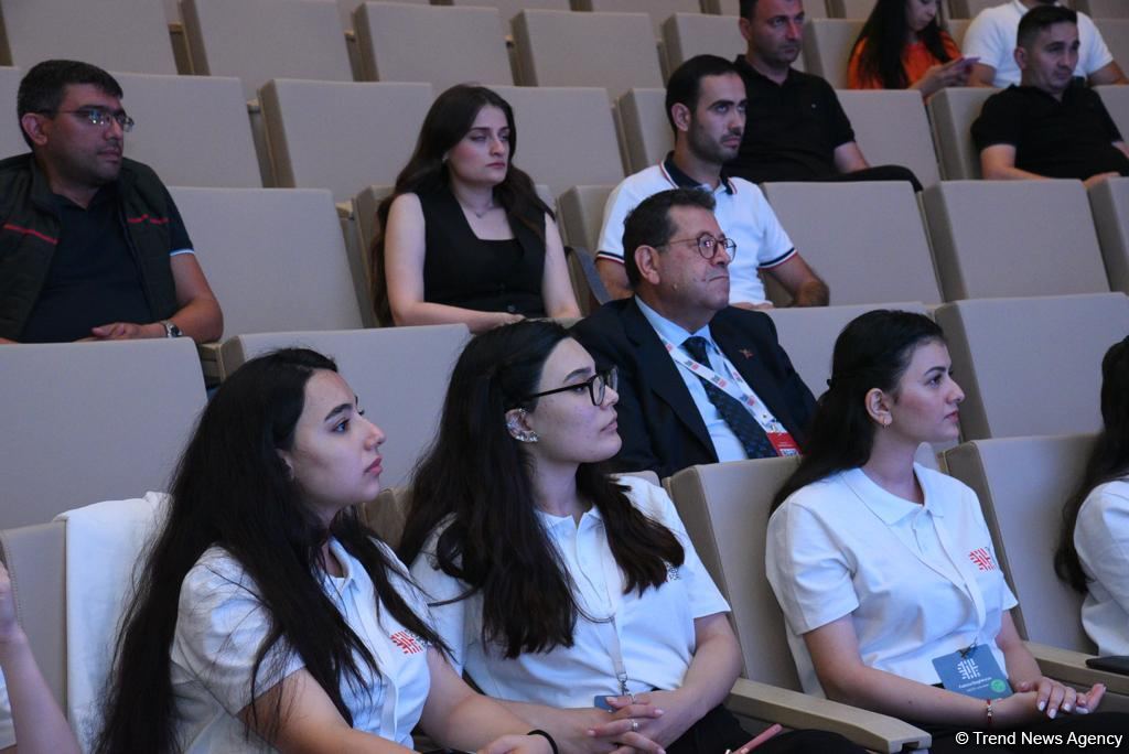 Anadolu Agentliyi tərəfindən televiziya jurnalistləri üçün "Hərbi jurnalistika" mövzusunda təlim keçirilib (FOTO)