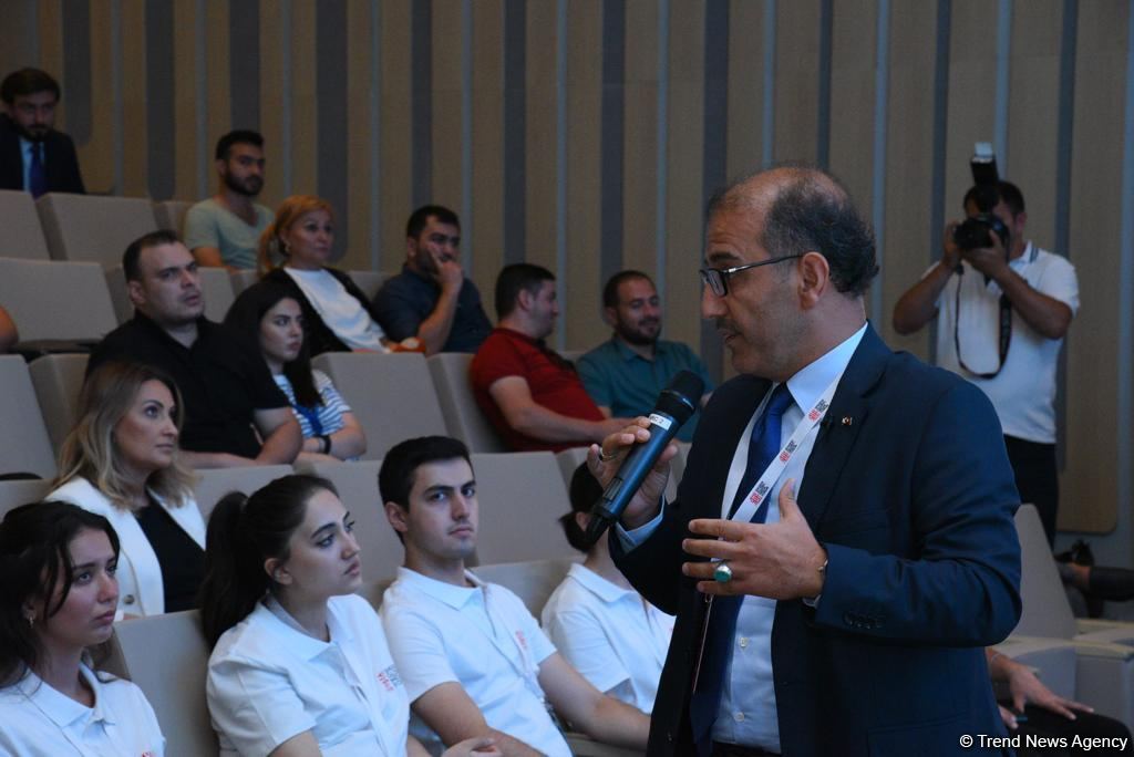 Anadolu Agentliyi tərəfindən televiziya jurnalistləri üçün "Hərbi jurnalistika" mövzusunda təlim keçirilib (FOTO)