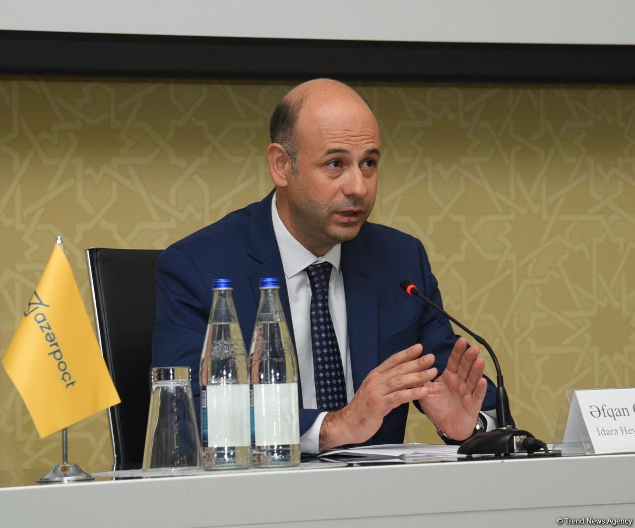"Azərpoçt"un sədri valyuta mübadiləsi ilə bağlı problemlərə aydınlıq gətirib