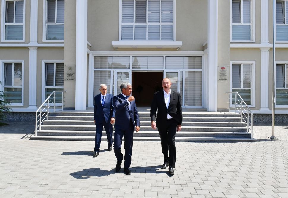 Prezident İlham Əliyev Samuxda Heydər Əliyev Fondunun layihəsi çərçivəsində inşa olunan uşaq musiqi məktəbinin yeni binasının açılışında iştirak edib (FOTO/VİDEO) (YENİLƏNİB)