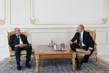Prezident İlham Əliyev Xalq artisti Rasim Balayevə “İstiqlal” ordenini təqdim edib (YENİLƏNİB) (FOTO/VİDEO)