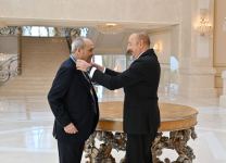 Prezident İlham Əliyev Xalq artisti Rasim Balayevə “İstiqlal” ordenini təqdim edib (YENİLƏNİB) (FOTO/VİDEO)