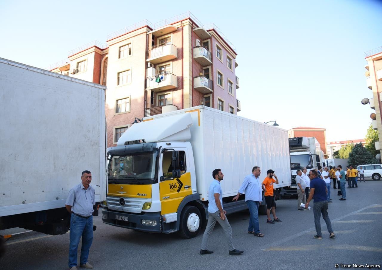 Daha 106 nəfər doğma yurda köçürüldü (FOTO/VİDEO)