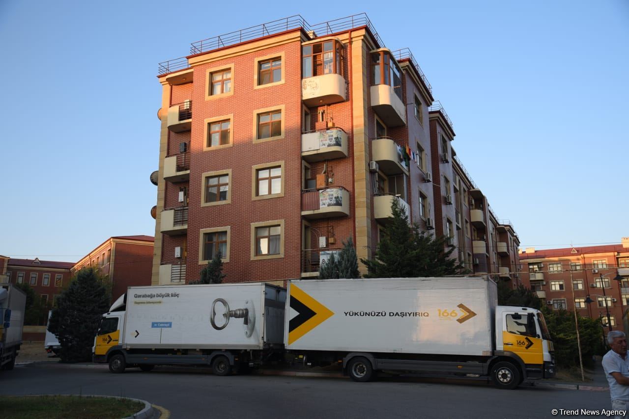 Daha 106 nəfər doğma yurda köçürüldü (FOTO/VİDEO)