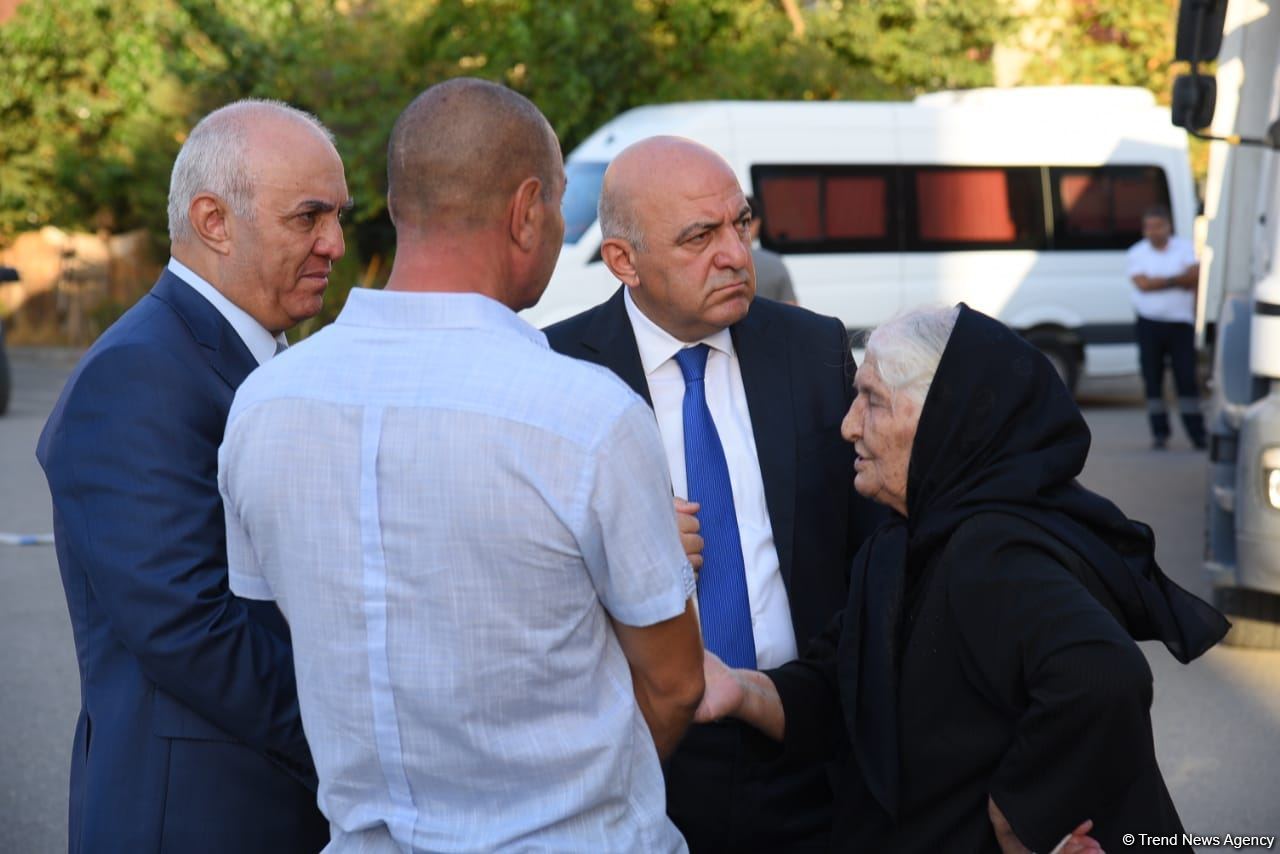 Daha 106 nəfər doğma yurda köçürüldü (FOTO/VİDEO)