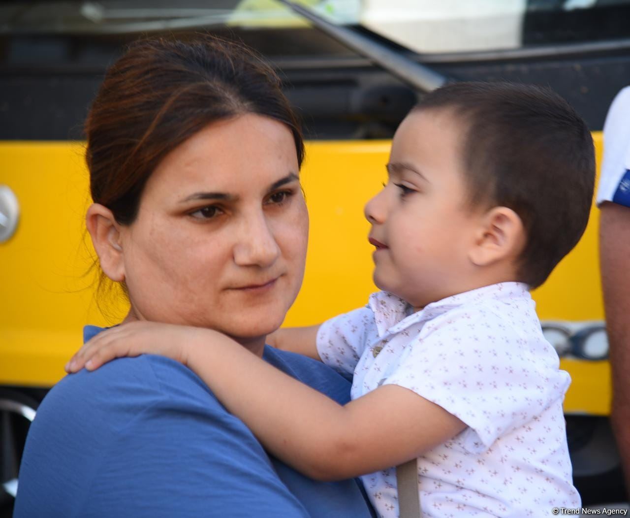 Daha 106 nəfər doğma yurda köçürüldü (FOTO/VİDEO)