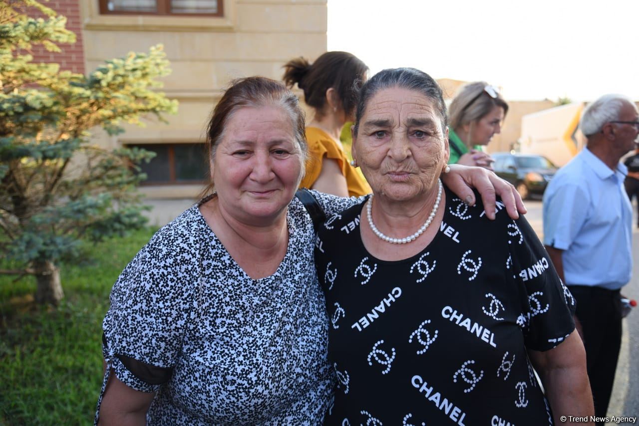 Daha 106 nəfər doğma yurda köçürüldü (FOTO/VİDEO)