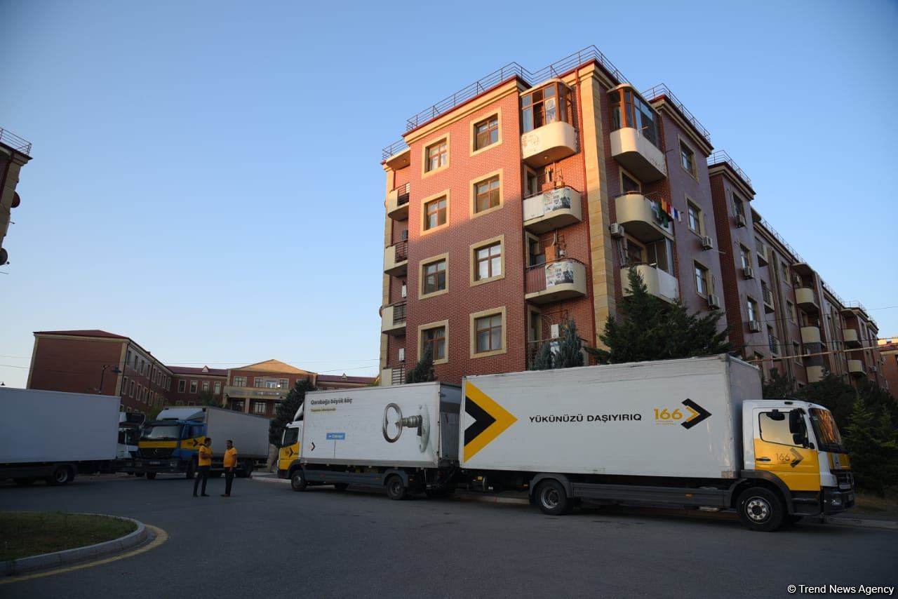 Daha 106 nəfər doğma yurda köçürüldü (FOTO/VİDEO)