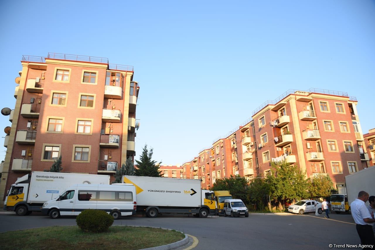 Daha 106 nəfər doğma yurda köçürüldü (FOTO/VİDEO)