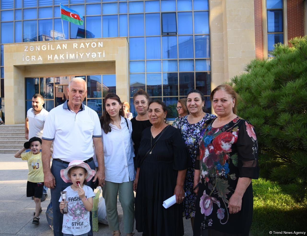 Daha 106 nəfər doğma yurda köçürüldü (FOTO/VİDEO)