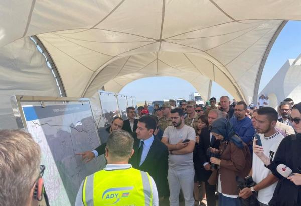 Azərbaycan Qarabağdakı ermənilərin reinteqrasiyası üçün divarlar deyil, yollar çəkir - Hikmət Hacıyev