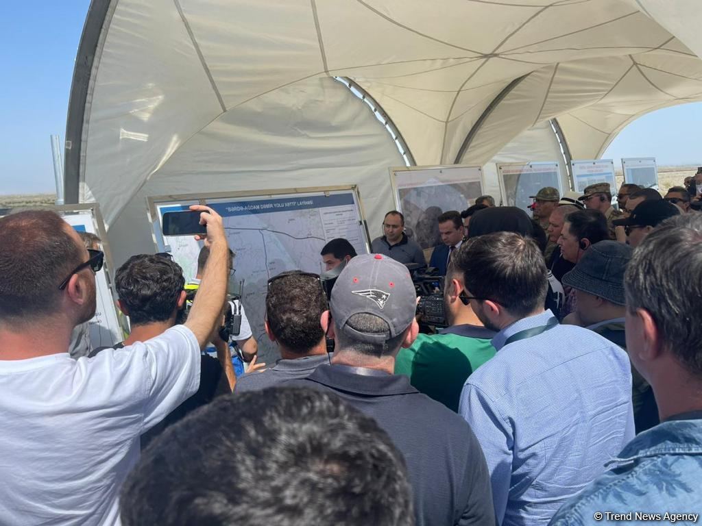 Diplomatik korpus üzvləri Xaçın çayı üzərində inşa olunan körpü ilə tanış olublar (FOTO)