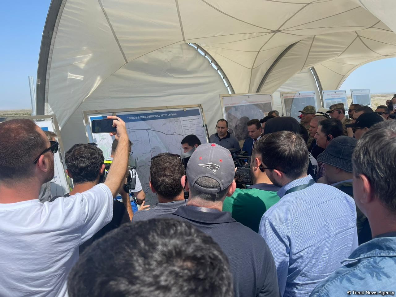 Diplomatik korpus üzvləri Xaçın çayı üzərində inşa olunan körpü ilə tanış olublar (FOTO)