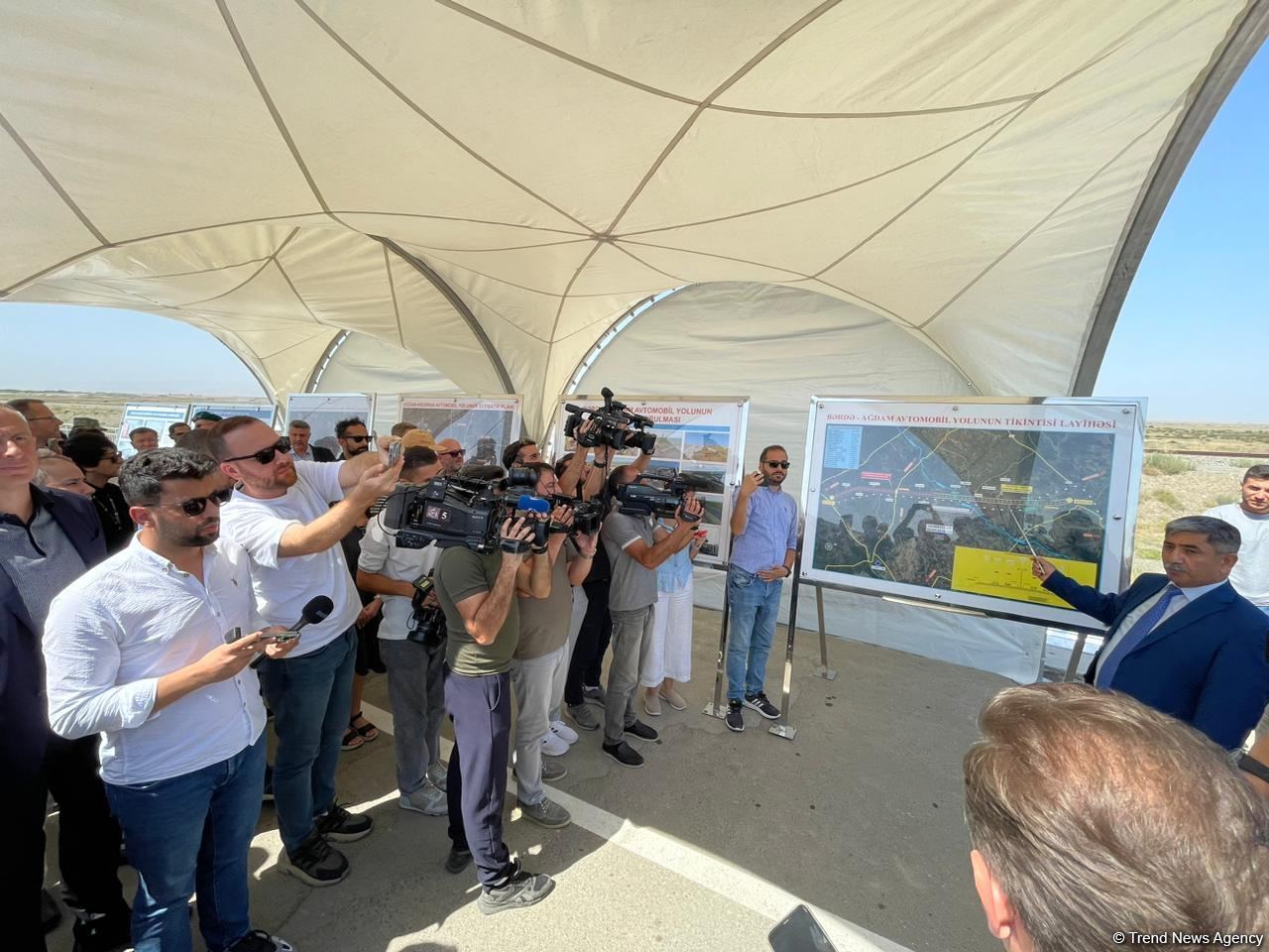 Diplomatik korpus üzvləri Xaçın çayı üzərində inşa olunan körpü ilə tanış olublar (FOTO)