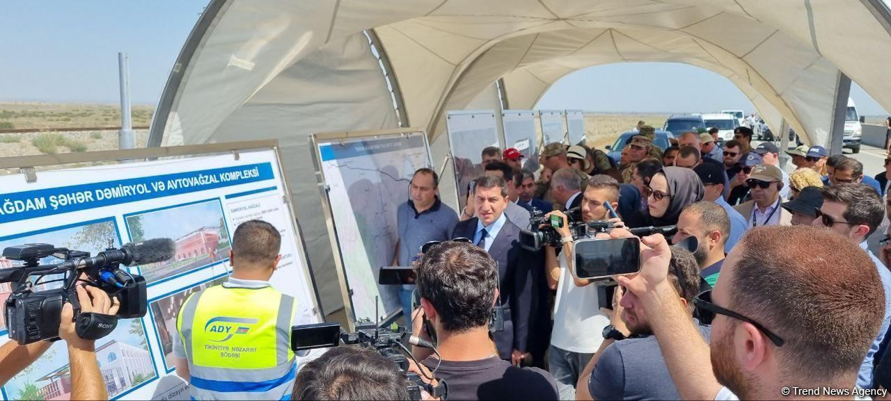 Diplomatik korpus üzvləri Xaçın çayı üzərində inşa olunan körpü ilə tanış olublar (FOTO)