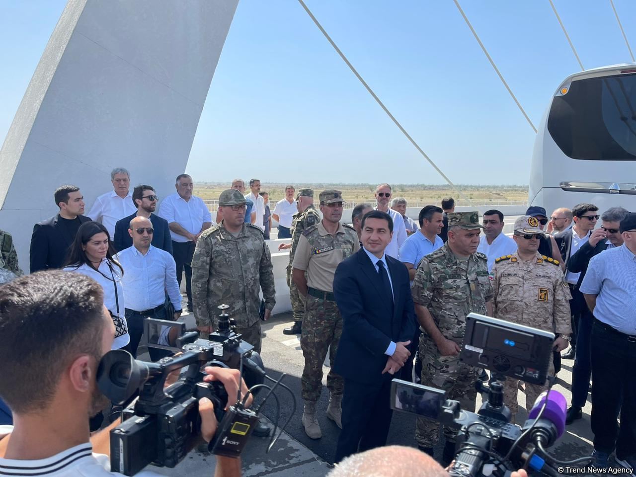 Diplomatik korpus üzvləri Xaçın çayı üzərində inşa olunan körpü ilə tanış olublar (FOTO)