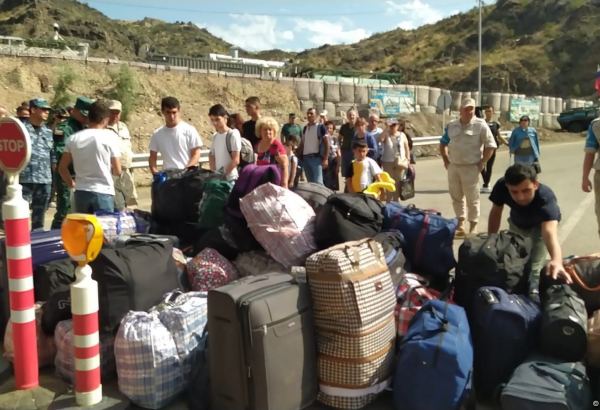 Separatizmə dəstək verən Rusiya vətəndaşlığı olan şəxslər Qarabağı belə tərk edir (FOTO/VİDEO)