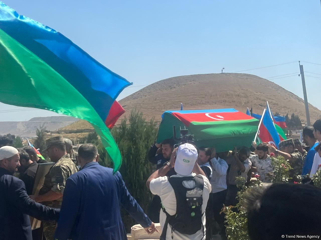 Daşaltıda 31 il əvvəl itkin düşən şəxsin meyitinin qalıqları dəfn olundu (FOTO/VİDEO)