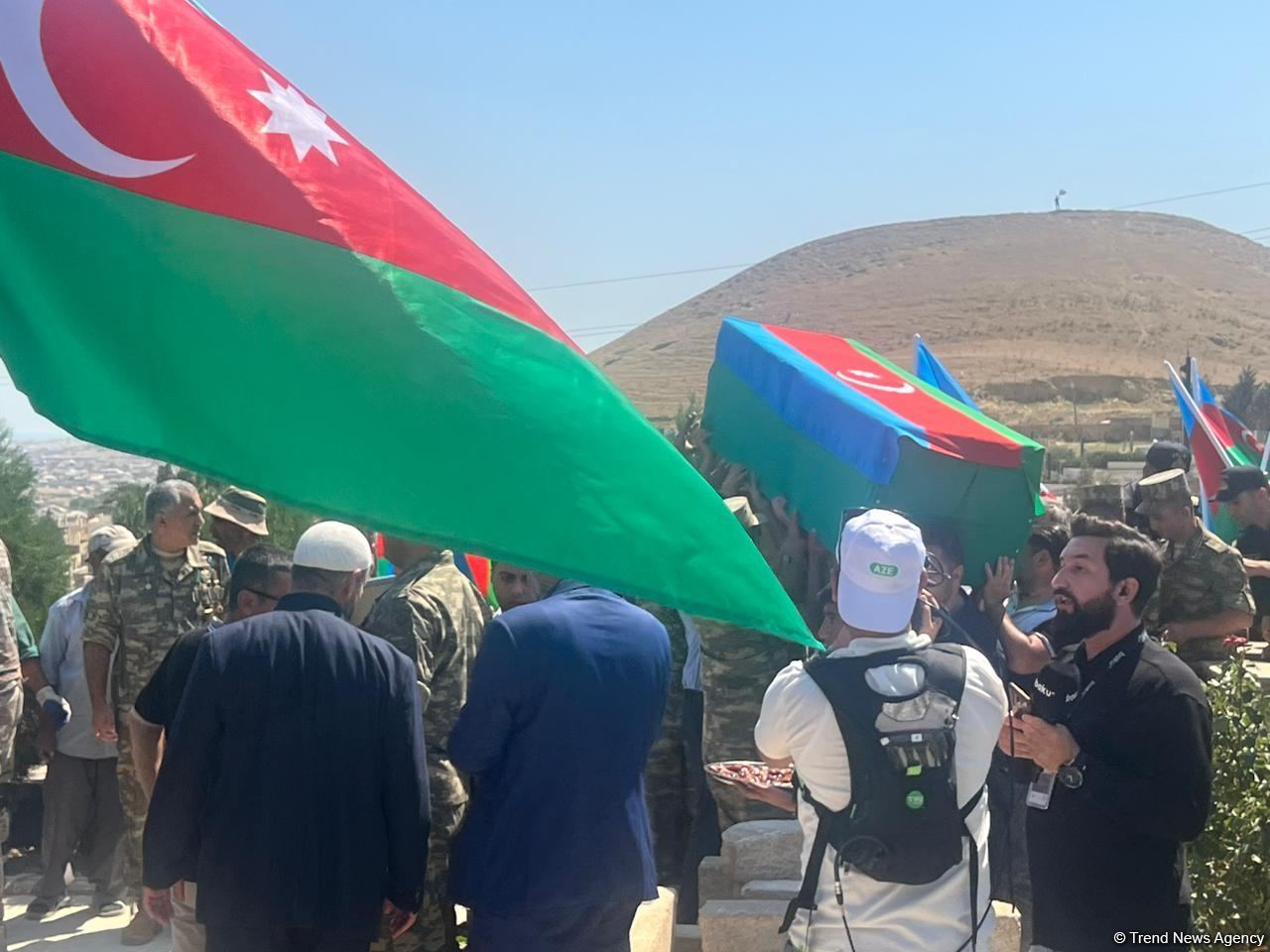 Daşaltıda 31 il əvvəl itkin düşən şəxsin meyitinin qalıqları dəfn olundu (FOTO/VİDEO)