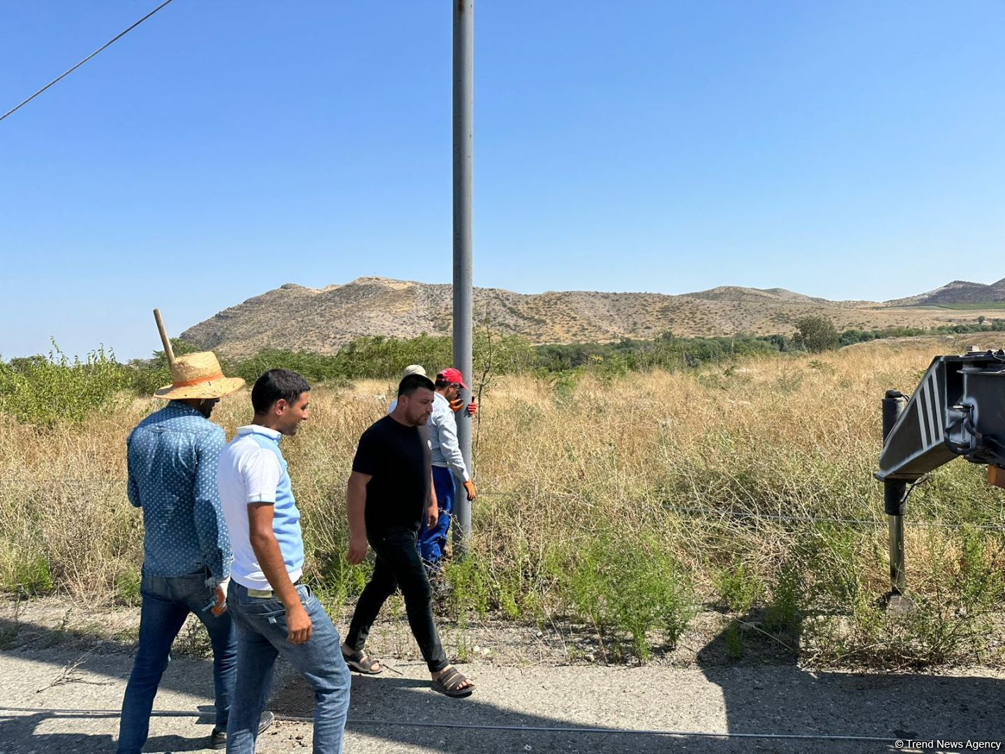 Ağdam-Xankəndi avtomobil yoluna elektirik xətti çəkilir (FOTO)