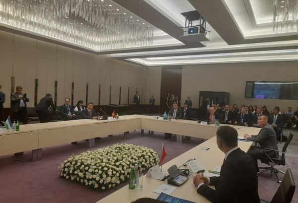 Bakıda TDT nazirlərinin iclası başa çatdı - Birgə bəyannamə imzalandı (YENİLƏNİB) (FOTO)