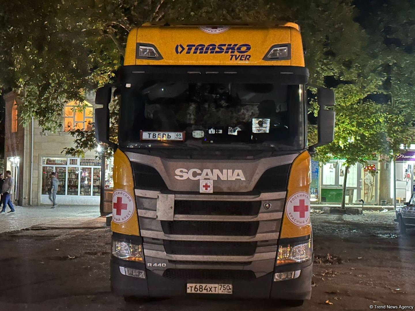 Rusiya Qızıl Xaç Cəmiyyətinin yük avtomobili 12 saatdır ki, Bərdədə dayanır (FOTO)