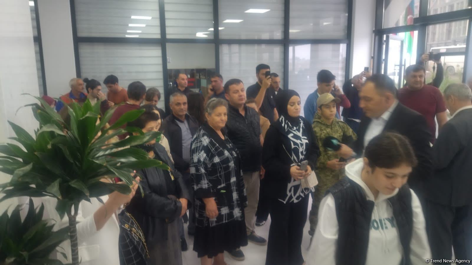 Füzuli şəhərinə köçürülən ailələrə mənzillərin açarları təqdim olunub (FOTO)