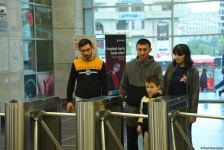 Gündə neçə sərnişin metrodan istifadə edir? - AÇIQLAMA (FOTO)