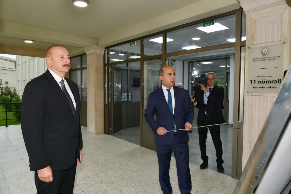 Prezident İlham Əliyev Xırdalan şəhər 11 nömrəli tam orta məktəbin yeni binasının açılışında iştirak edib (FOTO/VİDEO) (YENİLƏNİB)