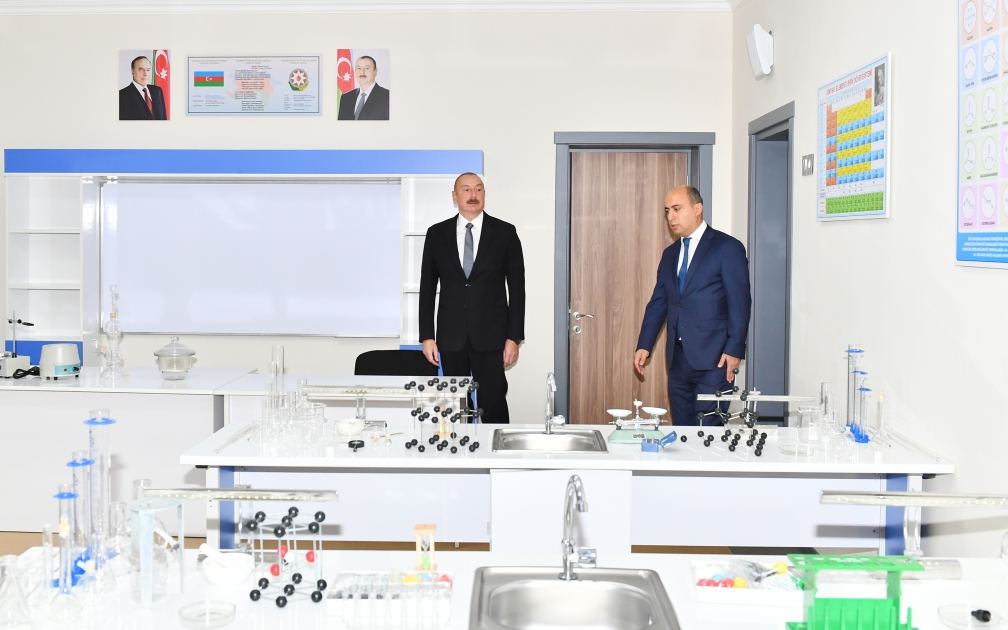 Prezident İlham Əliyev Xırdalan şəhər 11 nömrəli tam orta məktəbin yeni binasının açılışında iştirak edib (FOTO/VİDEO) (YENİLƏNİB)