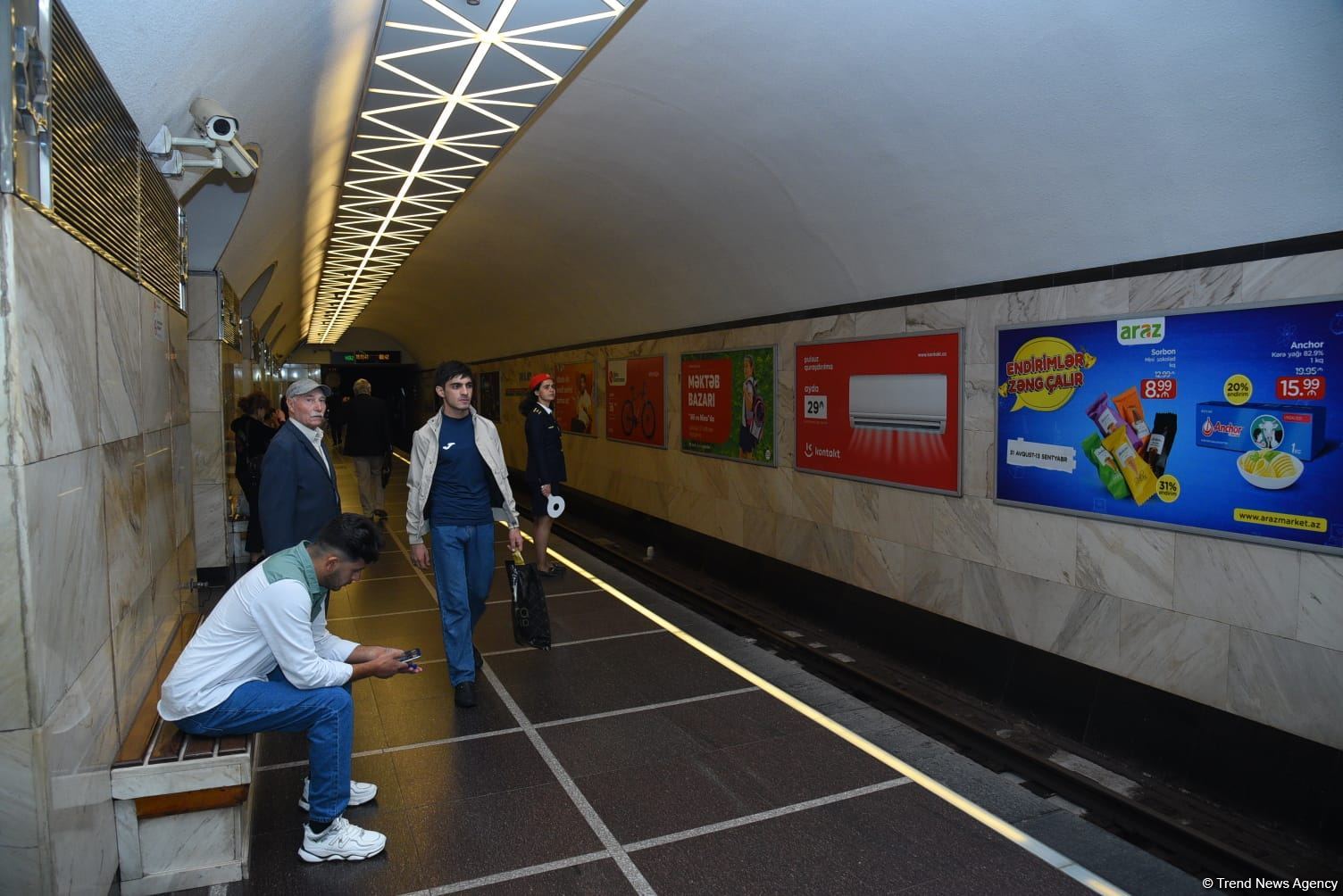 Metro yeni tədris ilinə hazırlaşır (FOTOSESSİYA)