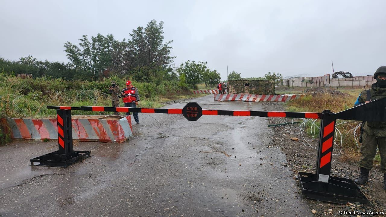 Ağdam-Xankəndi yolu AÇILDI - Humanitar yük Qarabağ ermənilərinə yola salındı (FOTO/VİDEO)