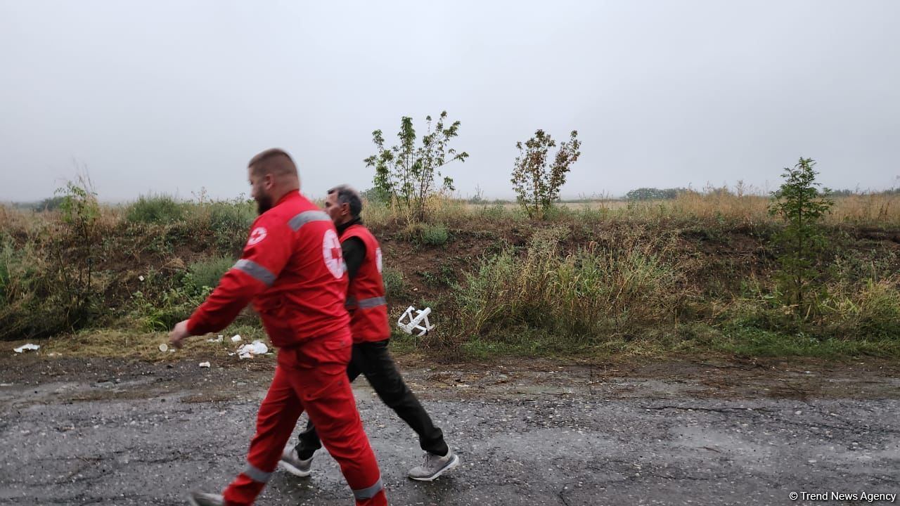 Ağdam-Xankəndi yolu AÇILDI - Humanitar yük Qarabağ ermənilərinə yola salındı (FOTO/VİDEO)