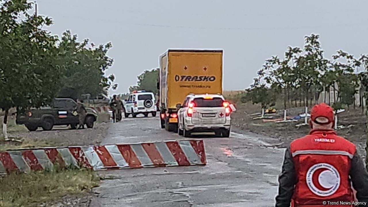 Ağdam-Xankəndi yolu AÇILDI - Humanitar yük Qarabağ ermənilərinə yola salındı (FOTO/VİDEO)