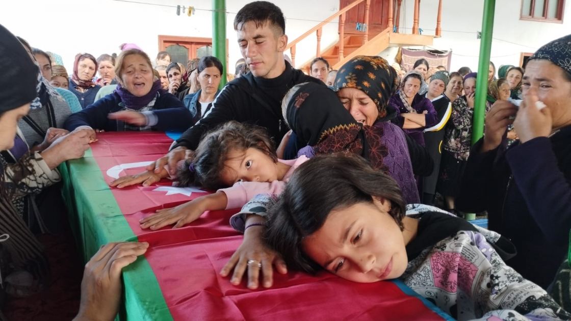 Şəhid Taleh Əliyev dəfn edildi (FOTO)